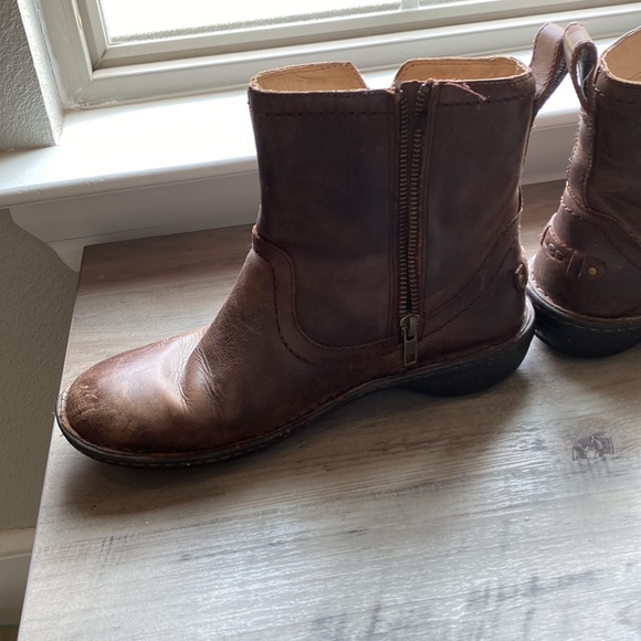 Zipper Ugg Booties - Picture 5 of 6